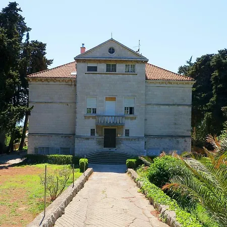 Apartman Lju On The *